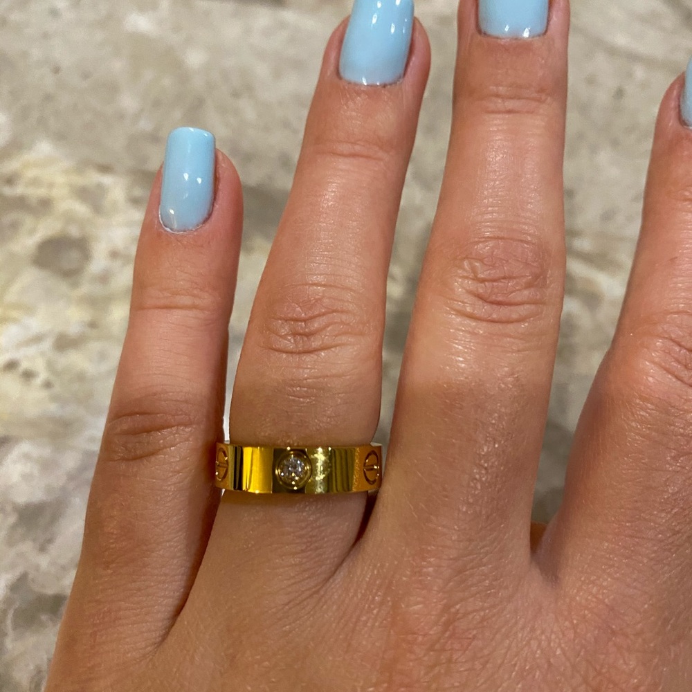 Beautiful ring with stone